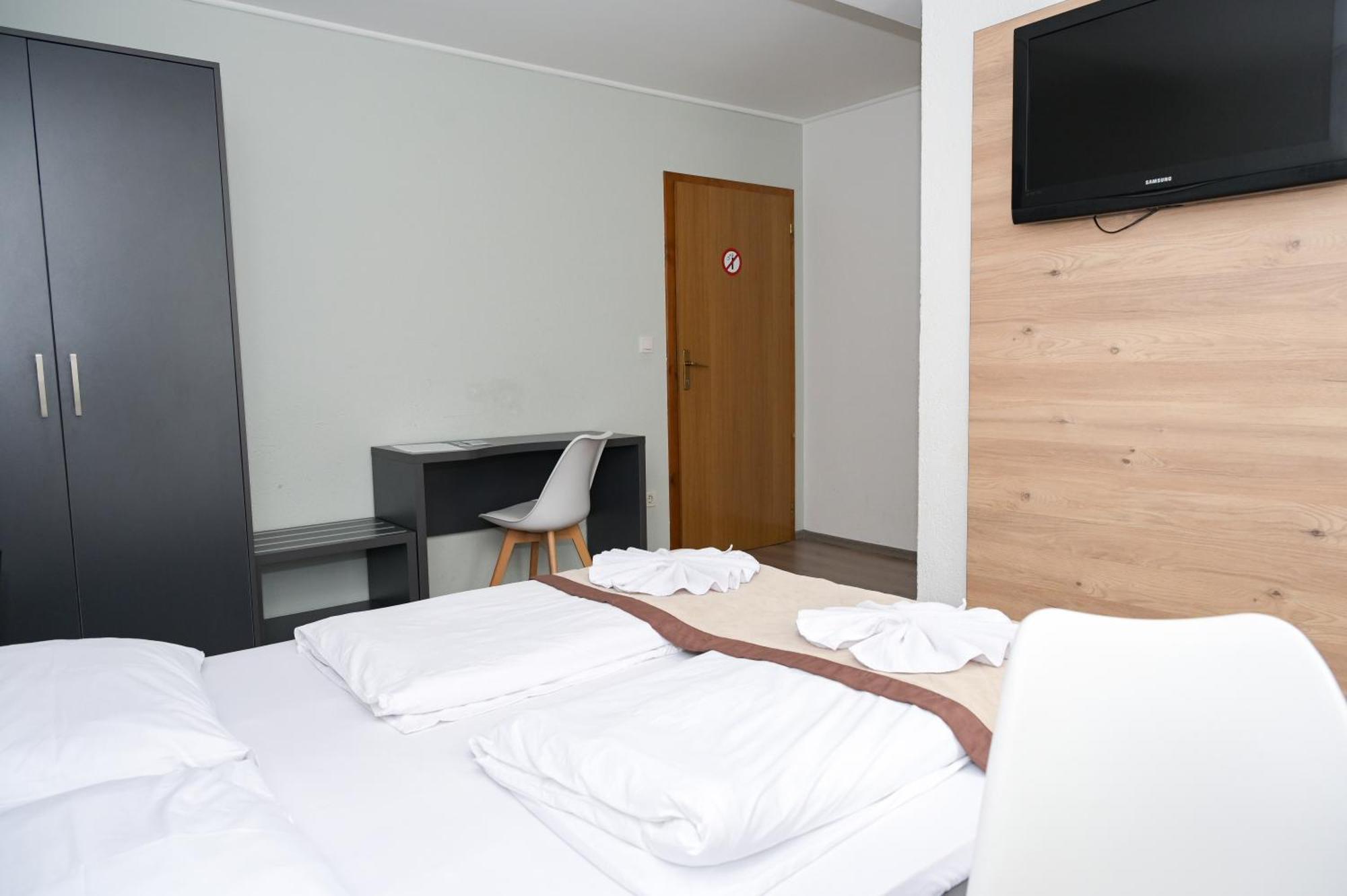 Motel Plaza Jajca Kültér fotó