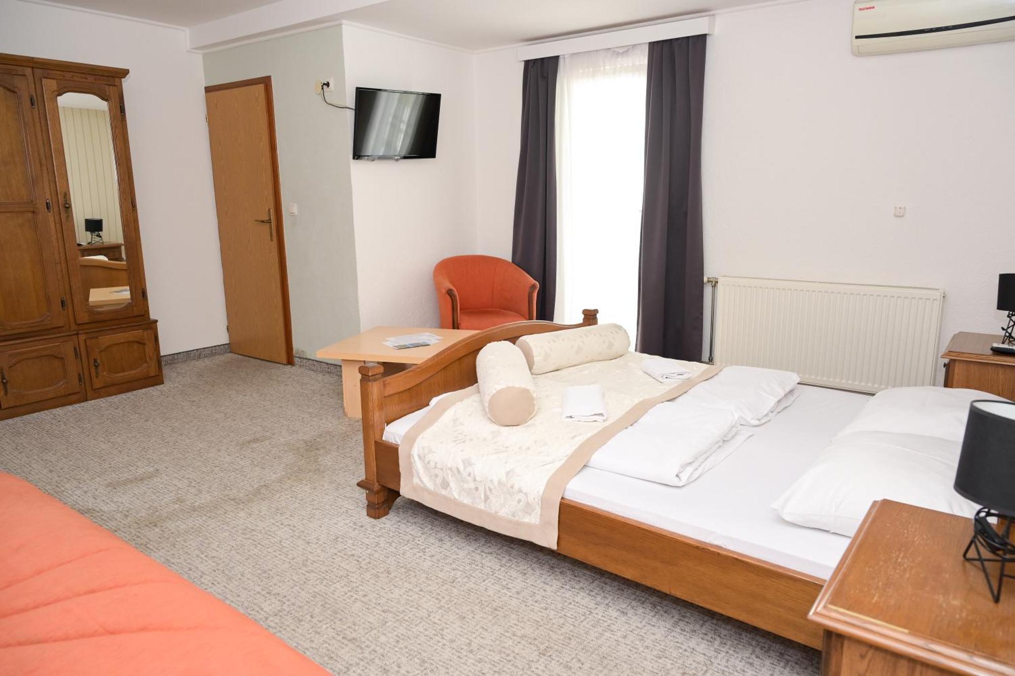 Motel Plaza Jajca Kültér fotó